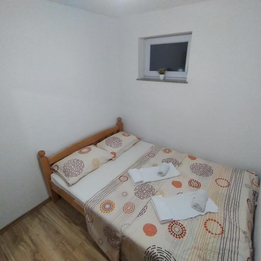 Iva Apartmani Яйце Экстерьер фото